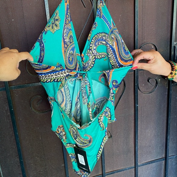 Top - Picture 2 of 2